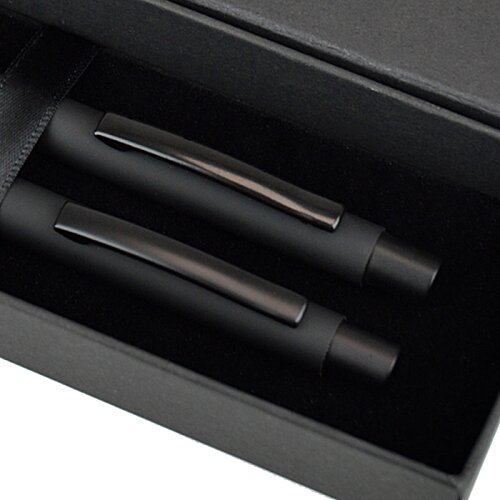 Additional Image 1 - a black pen in a black box
