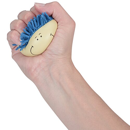 Additional Image 1 - a hand holding a sponge